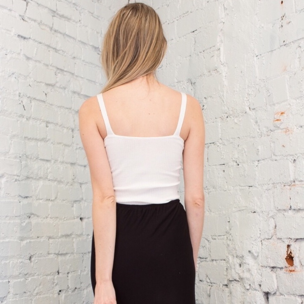 White ribbed tank / crop top 🌟 - Picture 2 of 3